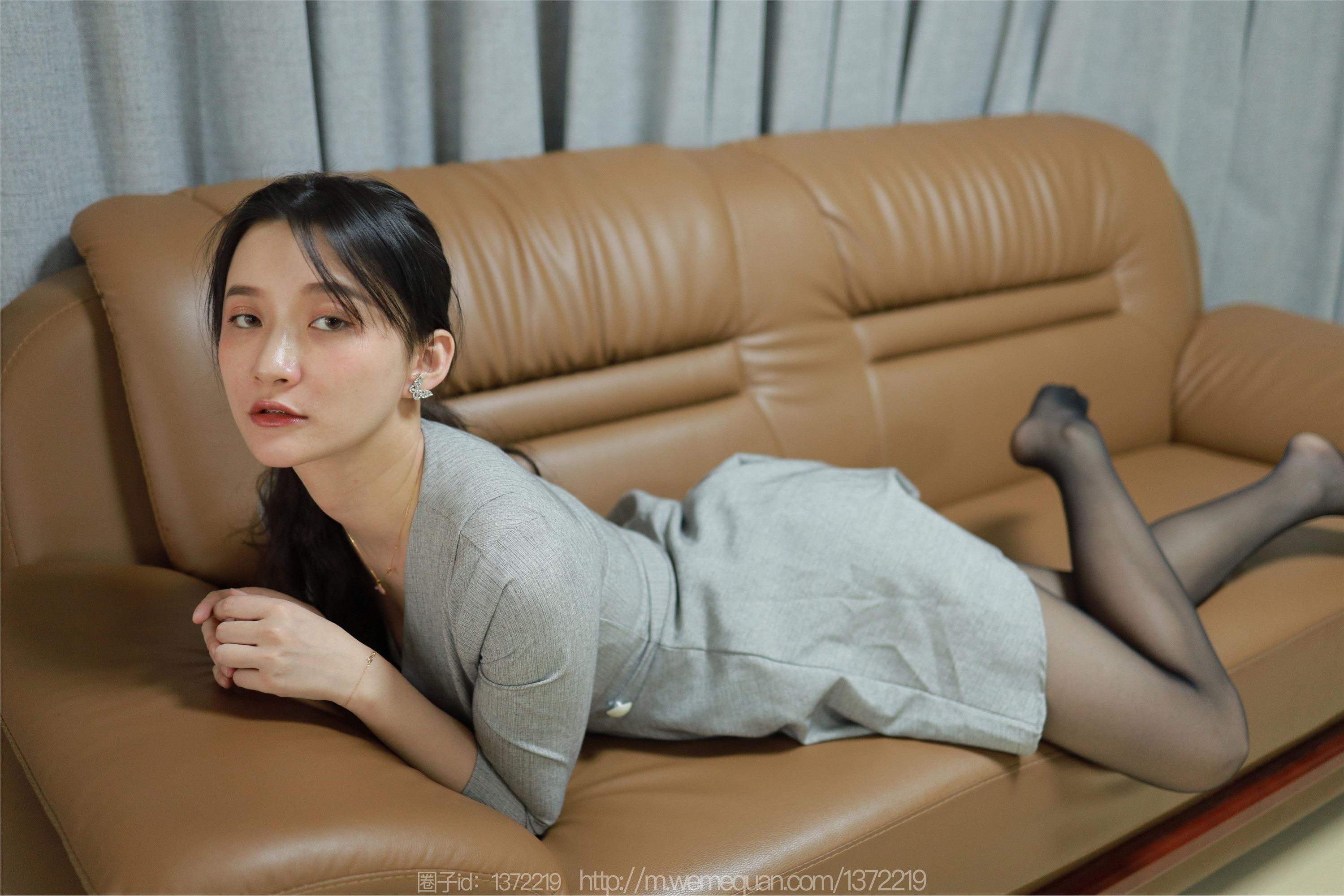 IESS异思趣向  2023.04.22 丝享家 1429 秋秋《沙发上的女人》